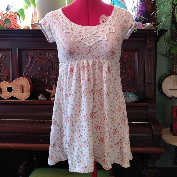 Forever 21 Tops - Cute First Floral babydoll tunic top. Dress